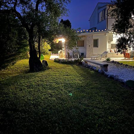 B&B Villa Mediterranee Con Parking Space Trani Ngoại thất bức ảnh