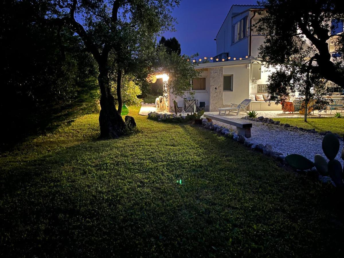 B&B Villa Mediterranee Con Parking Space Trani Ngoại thất bức ảnh