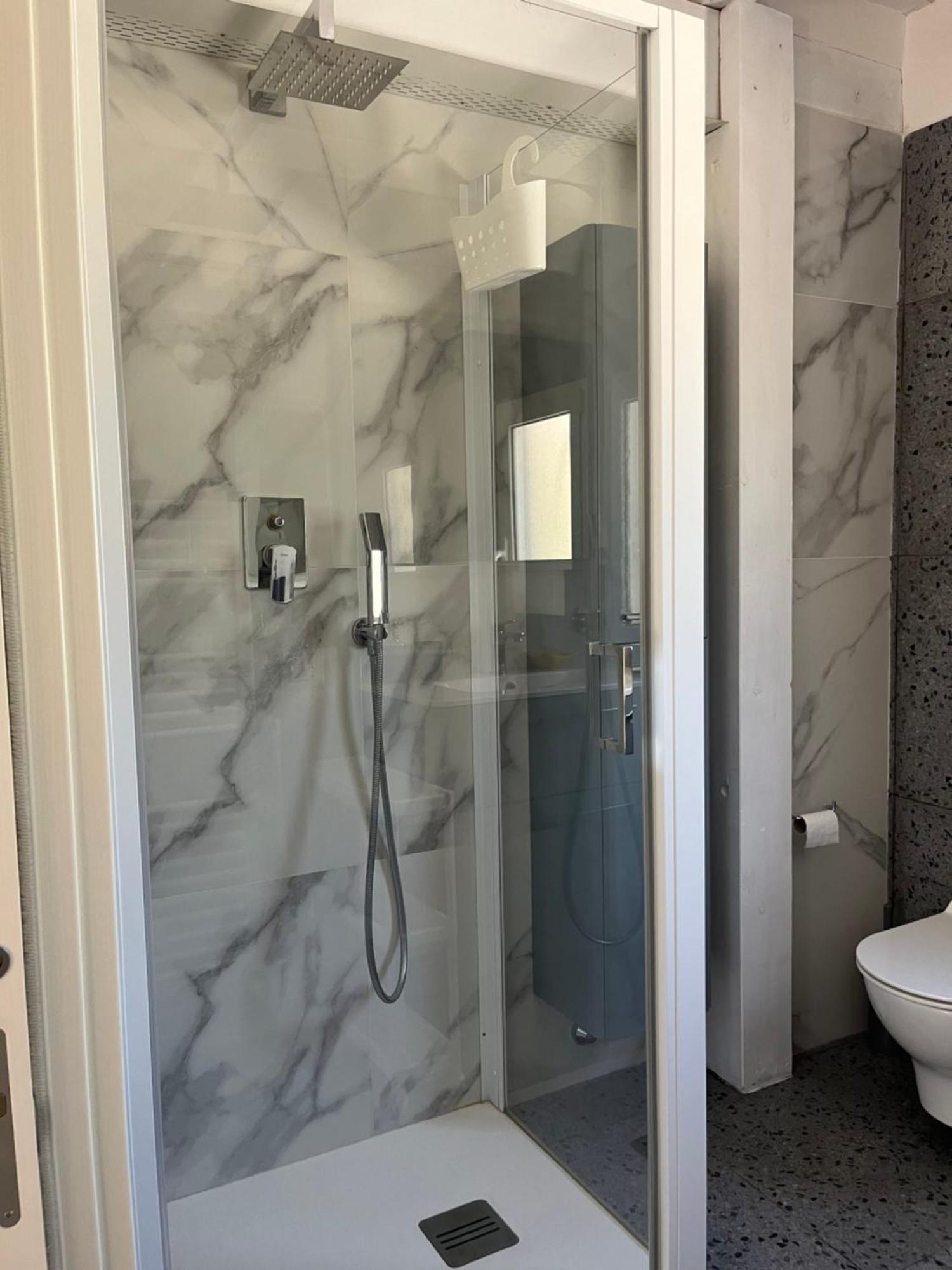 B&B Villa Mediterranee Con Parking Space Trani Ngoại thất bức ảnh